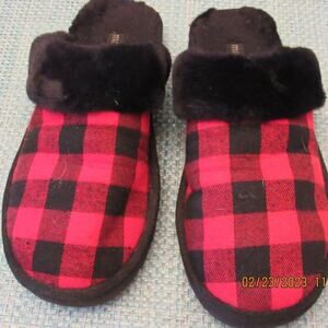 Size 7 Buffalo Check Slip-On Slides